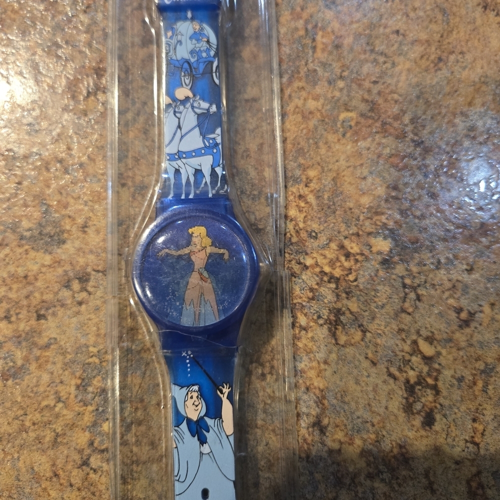 Disney Vintage Blue Cinderella Digital Watch/ Collectible - Picture 10 of 10